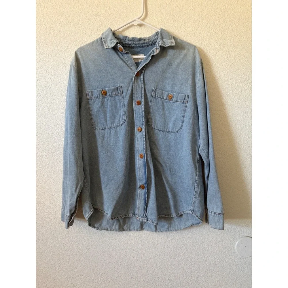 The Great Womens Denim Shirt Blue Long Sleeve Button Down Two Pocket Size L